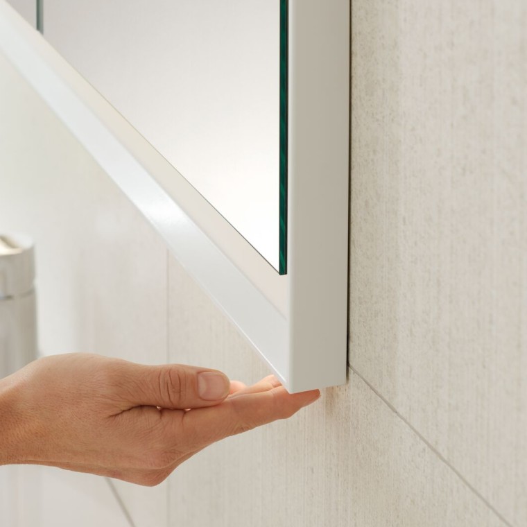 Utilisation intuitive de l’armoire de toilette Geberit ONE Utilisation intuitive de l’armoire de toilette Geberit ONE