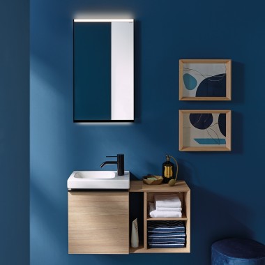 Lave-mains Geberit iCon dans une petite salle de bains Lave-mains Geberit iCon dans une petite salle de bains
