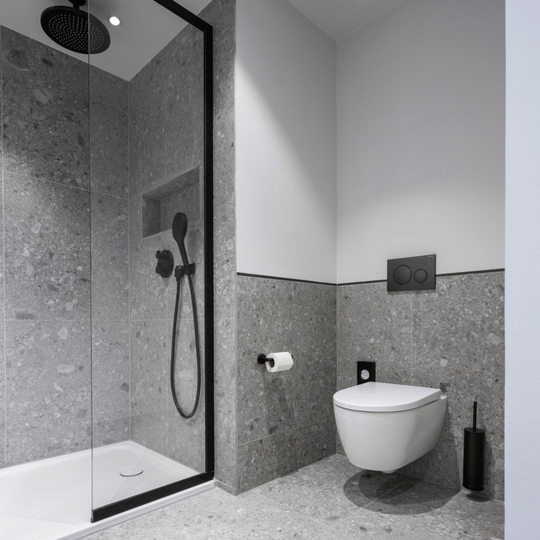 WC suspendu Geberit iCon avec plaque de déclenchement Sigma20 WC suspendu Geberit iCon avec plaque de déclenchement Sigma20