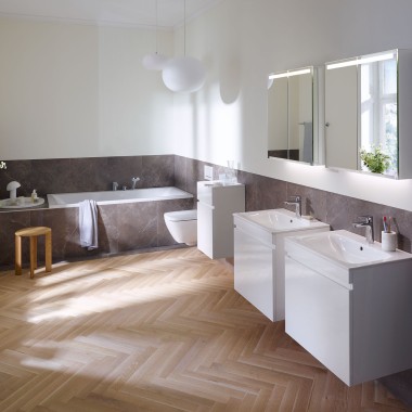 Idée salle de bains dotée de produits de la collection Geberit Renova Idée salle de bains dotée de produits de la collection Geberit Renova