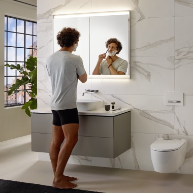 Éclairage standard : la lumière non aveuglante idéale pour une utilisation quotidienne dans la salle de bains. Éclairage standard : la lumière non aveuglante idéale pour une utilisation quotidienne dans la salle de bains.