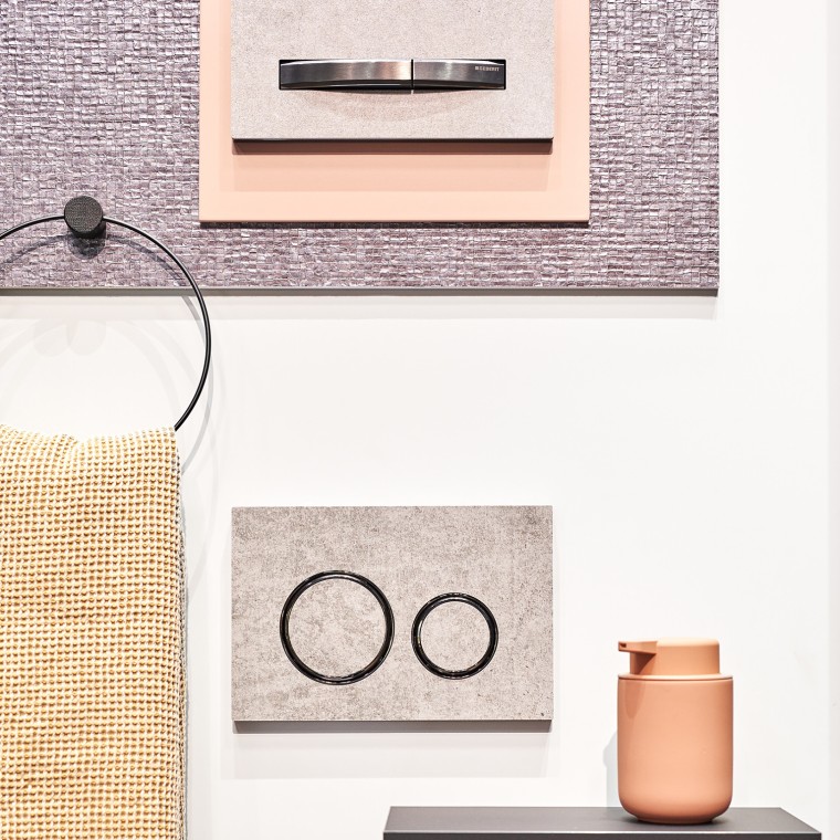 Mélange de matériaux pour plus de confort dans la salle de bains