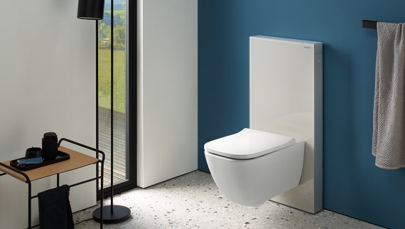 Salle de bains avec panneau sanitaire Geberit Monolith, sable gris