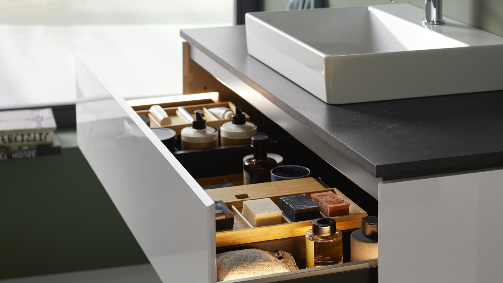 Lavabo ouvert Geberit ONE avec tiroir sans poignée