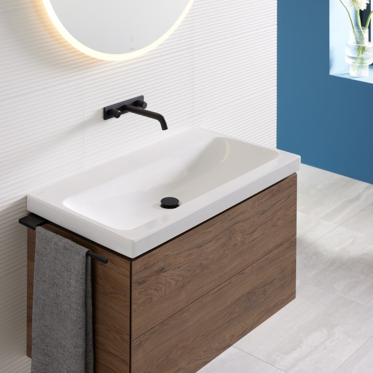Lavabo de salle de bains Geberit iCon avec meuble bas Geberit ONE Lavabo de salle de bains Geberit iCon avec meuble bas Geberit ONE