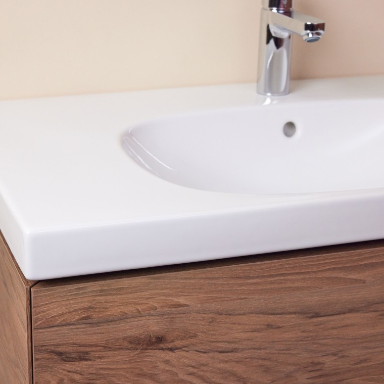Dans la gamme de lavabos Mix & Match, vous pouvez combiner des appareils en céramique et des meubles issus de trois séries Geberit pour salle de bains, comme ici un lavabo Geberit Acanto avec un meuble Geberit ONE. Dans la gamme de lavabos Mix & Match, vous pouvez combiner des appareils en céramique et des meubles issus de trois séries Geberit pour salle de bains, comme ici un lavabo Geberit Acanto avec un meuble Geberit ONE.