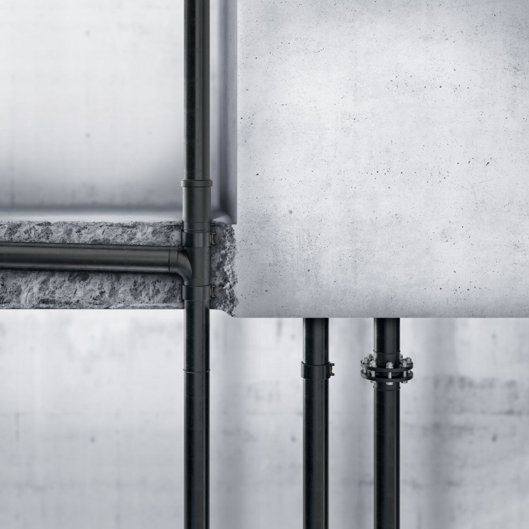 Geberit PE peut également être posée dans le béton Geberit PE peut également être posée dans le béton