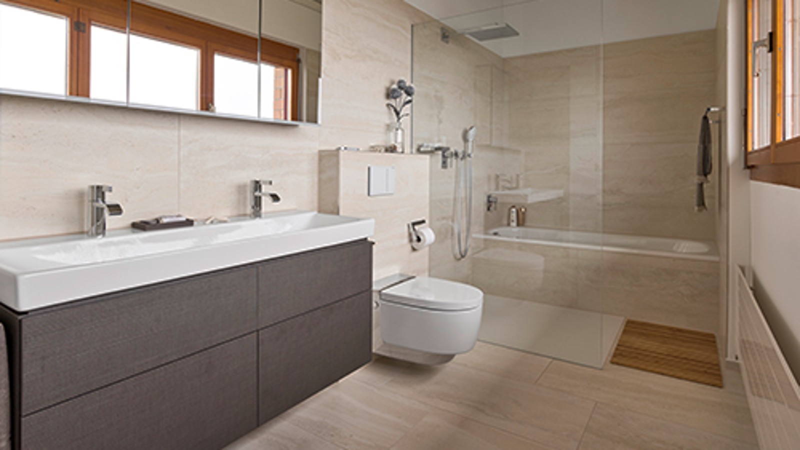 Salle de bains avec douche WC Geberit AquaClean après rénovation Salle de bains avec douche WC Geberit AquaClean après rénovation