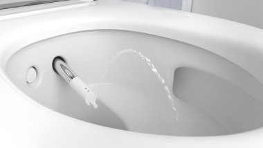 Fonction douchette dame du WC lavant Geberit AquaClean Maïra Comfort