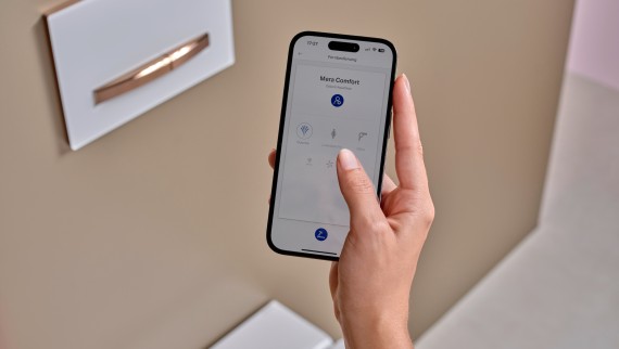 Une application permet de commander une sélection de WC et d’autres produits Geberit pour la salle de bains Une application permet de commander une sélection de WC et d’autres produits Geberit pour la salle de bains