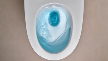 WC lavant Geberit AquaClean Maïra sans bride avec technologie TurboFlush