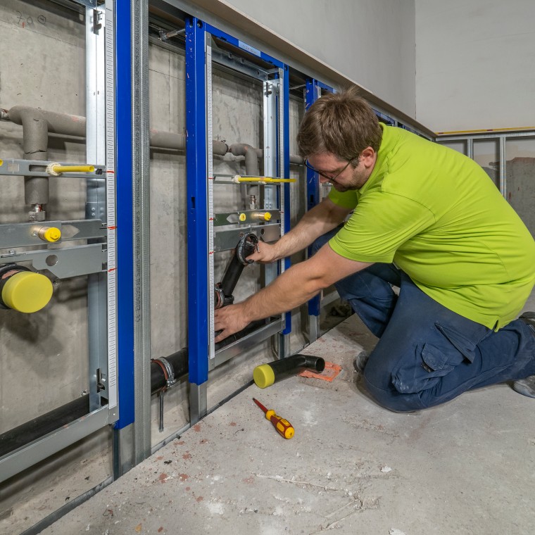 Installation du système à emboîter pour l’évacuation Geberit Silent-PP
