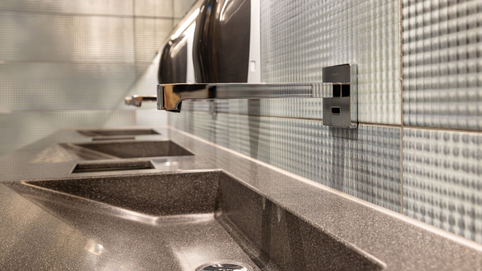 Robinetterie murale Geberit Brenta pour lavabo