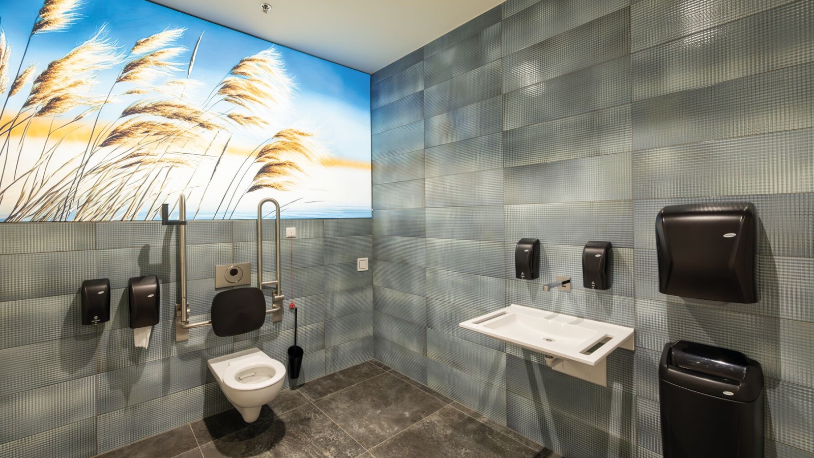 Salle de bains adaptée aux personnes à mobilité réduite