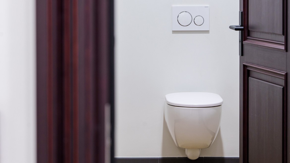 Les architectes ont porté une attention toute particulière aux installations sanitaires (© Jānis Salmanis)