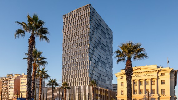 Piraeus Tower, Athènes (© George Fakaros)