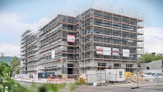 Centre logistique AMF à Fellbach, en Allemagne, en phase de construction Centre logistique AMF à Fellbach, en Allemagne, en phase de construction