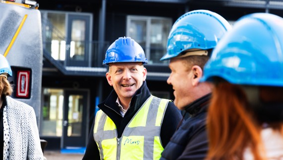 L’ingénieur en environnement et entrepreneur Michel Baars met en pratique la construction modulaire et l’économie circulaire dans le bâtiment (© Fotostudio Gerard-Jan Vlekke/Fotovak BV)