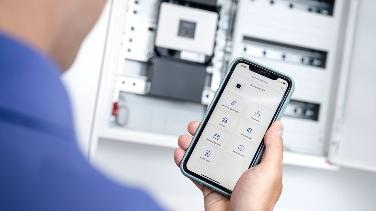 Pilotage de tous les rinçages forcés hygiéniques via l’application Geberit Control sur la Geberit Gateway