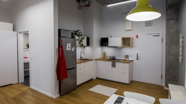 LivinnX propose des unités d’habitat individuelles ainsi que des appartements en colocation pouvant accueillir jusqu’à quatre personnes (© Jaroslaw Kakal/Geberit) LivinnX propose des unités d’habitat individuelles ainsi que des appartements en colocation pouvant accueillir jusqu’à quatre personnes (© Jaroslaw Kakal/Geberit)