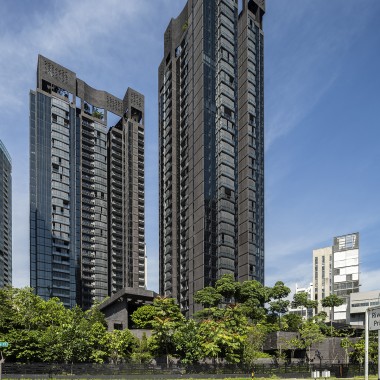 Les immeubles de grande hauteur de l’ensemble Martin Modern recèlent deux ressources très précieuses dans la métropole densément peuplée de Singapour : l’espace et la nature (© Darren Soh) Les immeubles de grande hauteur de l’ensemble Martin Modern recèlent deux ressources très précieuses dans la métropole densément peuplée de Singapour : l’espace et la nature (© Darren Soh)