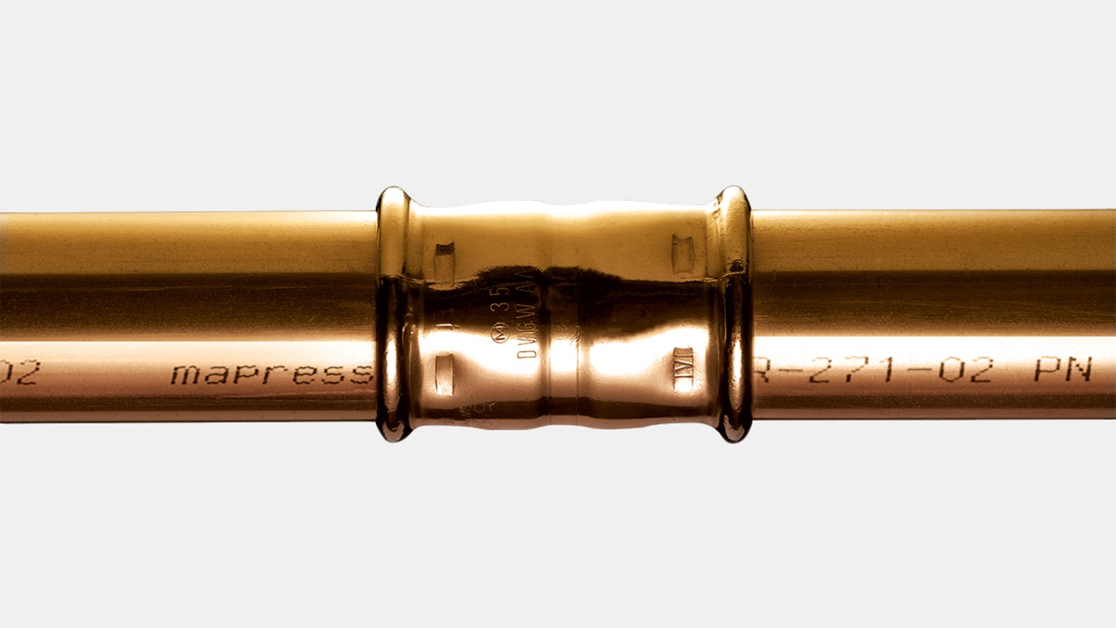 Tubes Geberit Mapress CuNiFe sertis avec un manchon Geberit Mapress CuNiFe Tubes Geberit Mapress CuNiFe sertis avec un manchon Geberit Mapress CuNiFe