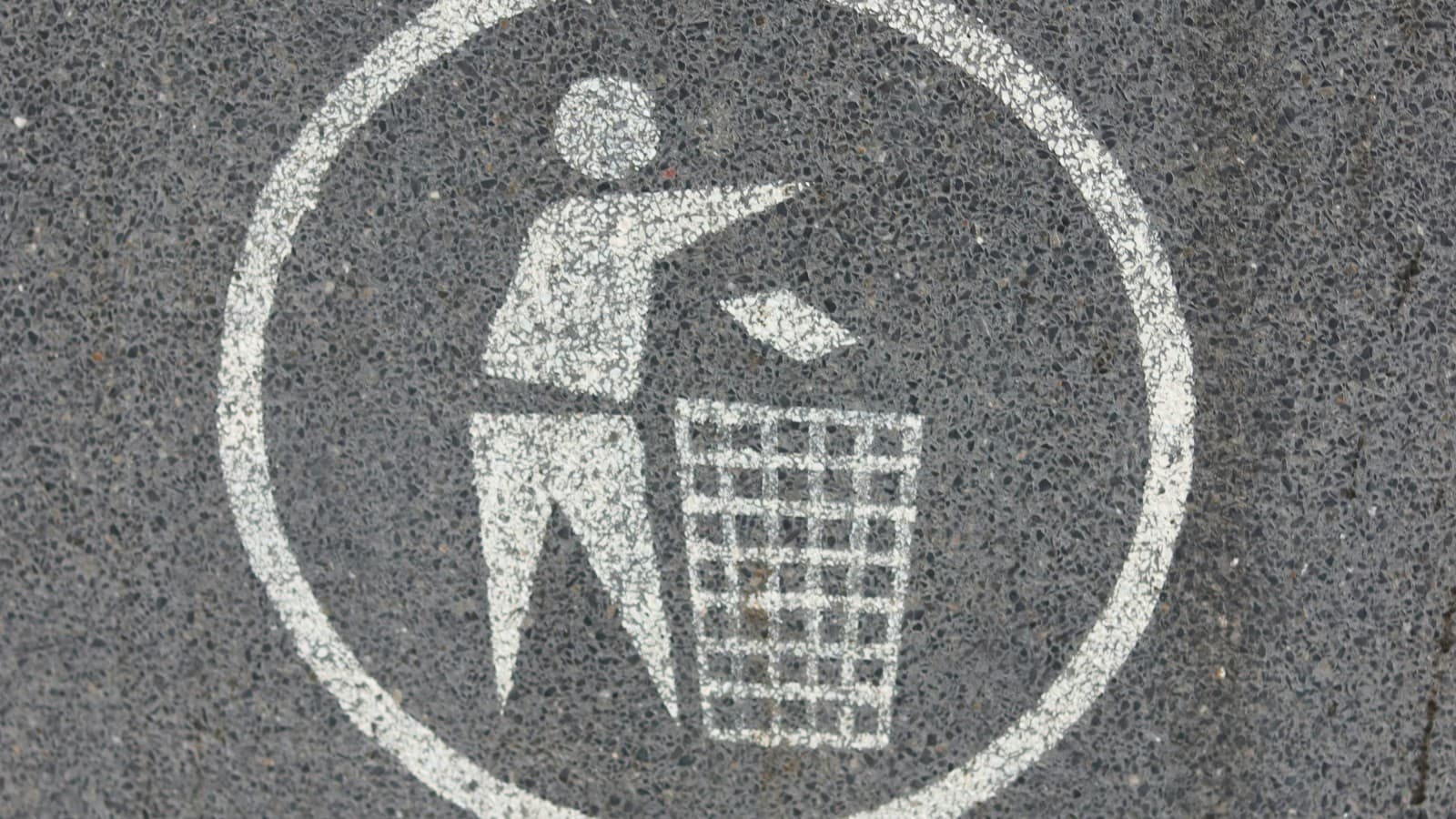 5 déchets à ne jamais jeter dans les toilettes 5 déchets à ne jamais jeter dans les toilettes