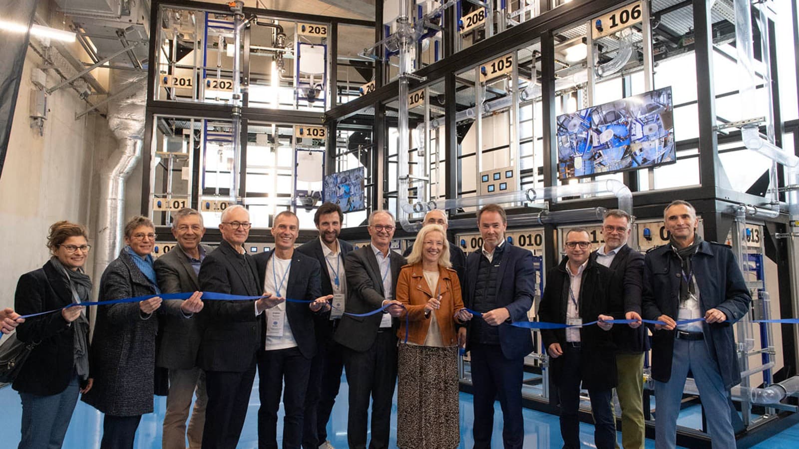 Inauguration de la Tour hydraulique au cœur du nouvel Eco-campus (© Geberit) Inauguration de la Tour hydraulique au cœur du nouvel Eco-campus (© Geberit)