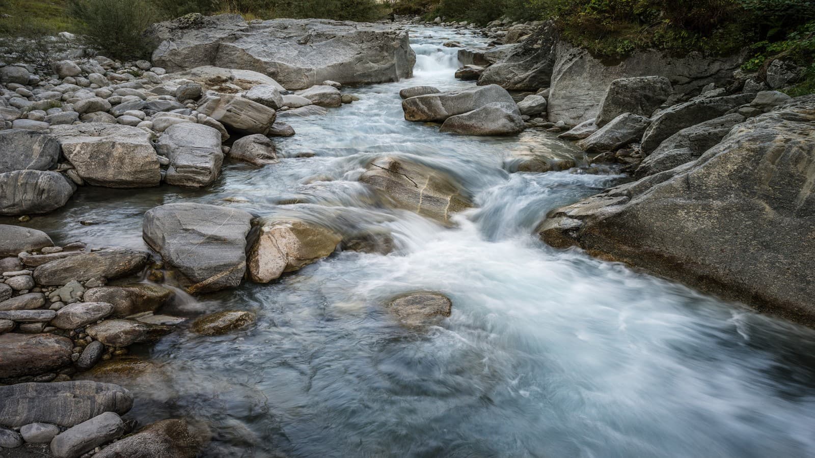 La rivière Maïra, qui a donné son nom au WC lavant Geberit AquaClean Maïra La rivière Maïra, qui a donné son nom au WC lavant Geberit AquaClean Maïra