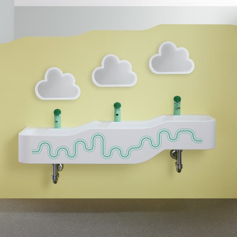 Espace sanitaire ludique avec zone de lavage Geberit Bambini, vert forêt et vert clair. Espace sanitaire ludique avec zone de lavage Geberit Bambini, vert forêt et vert clair.