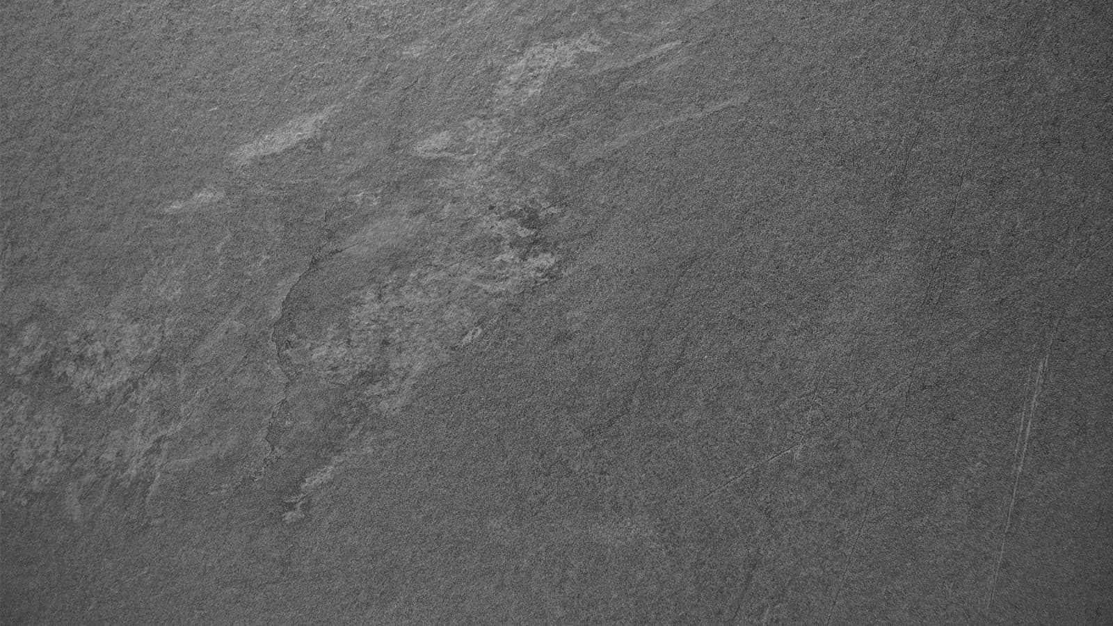 Grès : revêtement frontal Monolith aspect ardoise Grès : revêtement frontal Monolith aspect ardoise
