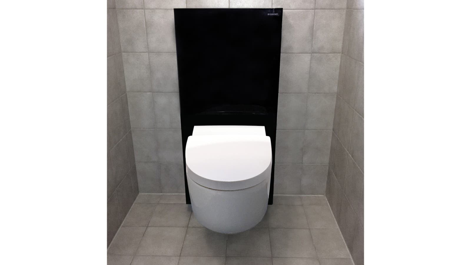 Salle de bains après la rénovation avec WC lavant Geberit AquaClean et Geberit Monolith, installation WC japonais Salle de bains après la rénovation avec WC lavant Geberit AquaClean et Geberit Monolith, installation WC japonais