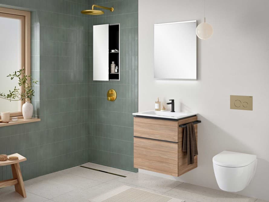 Salle de bains d’inspiration scandinave avec la série Geberit iCon et un miroir Option Salle de bains d’inspiration scandinave avec la série Geberit iCon et un miroir Option