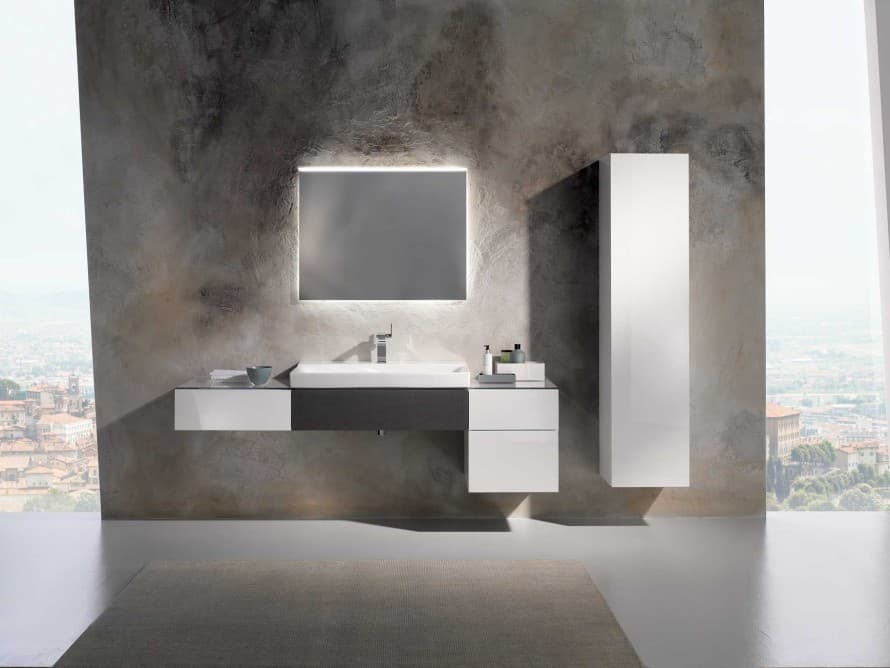 Salle de bains sombre avec la série de salle de bains Geberit Xeno² Salle de bains sombre avec la série de salle de bains Geberit Xeno²