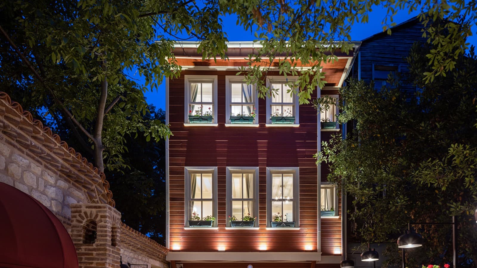 La cour de l’hôtel Turkish House à Istanbul combine des éléments structurels et décoratifs de différentes époques (© Hôtel Turkish House) La cour de l’hôtel Turkish House à Istanbul combine des éléments structurels et décoratifs de différentes époques (© Hôtel Turkish House)
