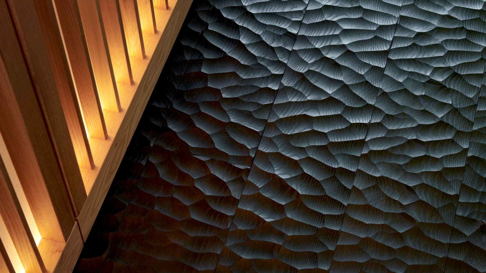 Le toucher est un sens essentiel pour Yuichi Kodai, y compris au niveau de la plante des pieds : il a donc recours à la technique japonaise du Naguri. (© David Willen Studio) Le toucher est un sens essentiel pour Yuichi Kodai, y compris au niveau de la plante des pieds : il a donc recours à la technique japonaise du Naguri. (© David Willen Studio)