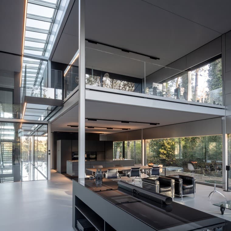 Le bâtiment est presque entièrement démontable et réutilisable (© Lucas van der Wee) Le bâtiment est presque entièrement démontable et réutilisable (© Lucas van der Wee)