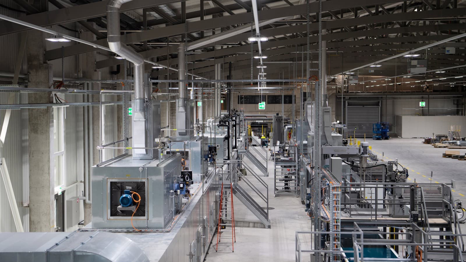 Les lignes de production du nouvel atelier de Swisspearl à Niederurnen, CH Les lignes de production du nouvel atelier de Swisspearl à Niederurnen, CH