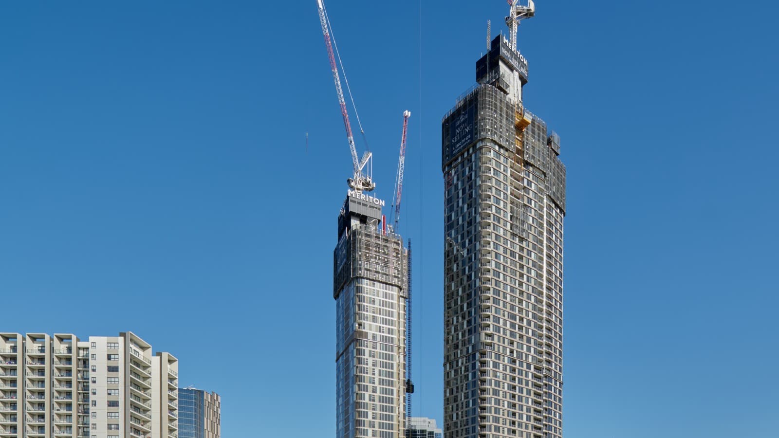 Les deux 180 George Towers incarnent la densification de la banlieue de Sydney (© Michael Curwood & Adam Powell) Les deux 180 George Towers incarnent la densification de la banlieue de Sydney (© Michael Curwood & Adam Powell)